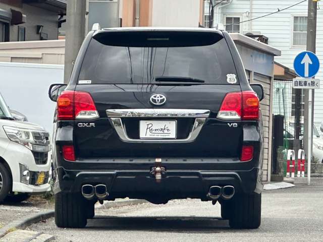 Toyota Land Cruiser 9