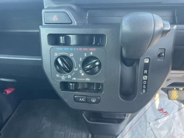 Daihatsu ハイゼットキャディー 12