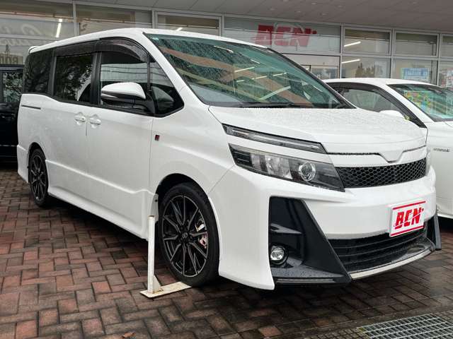 Toyota Voxy 4