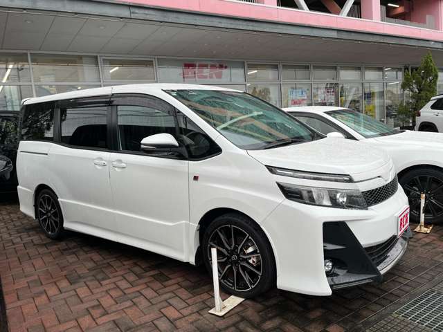 Toyota Voxy 5