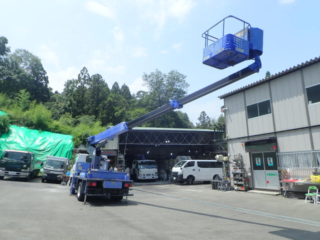 Isuzu Elf 6