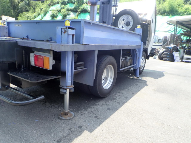 Isuzu Elf 8