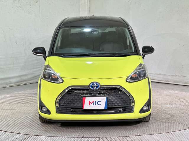 Toyota Sienta 4