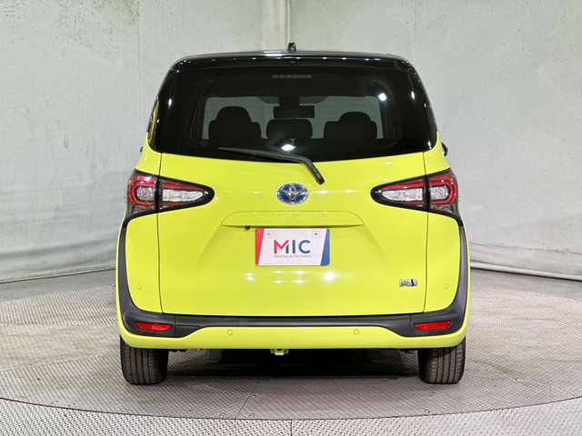 Toyota Sienta 7