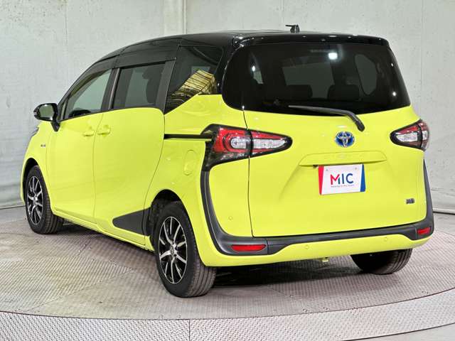 Toyota Sienta 8