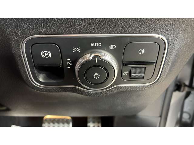 Mercedes-Benz GLB 10