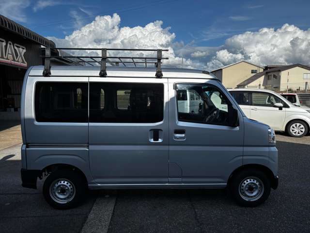Daihatsu Hijet Cargo 2