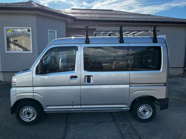 Daihatsu Hijet Cargo 6