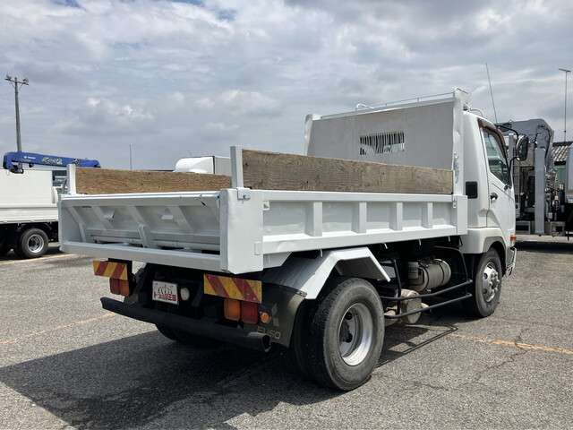 Mitsubishi Fuso Fighter 12