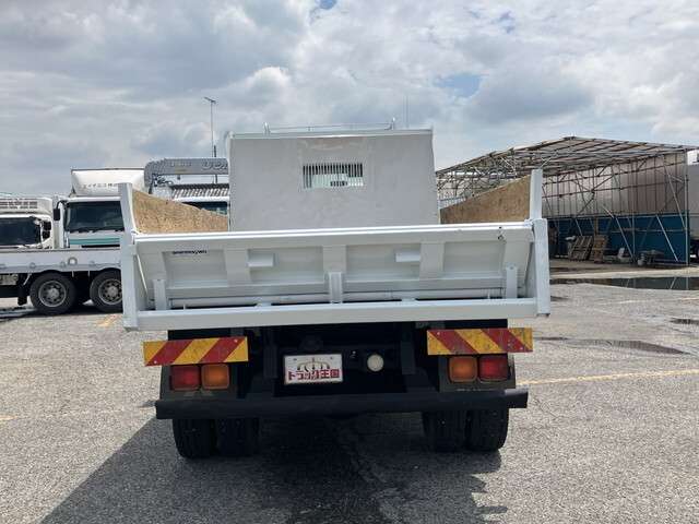 Mitsubishi Fuso Fighter 7