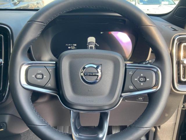 Volvo EX40 8