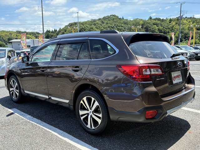 Subaru Legacy Outback 11