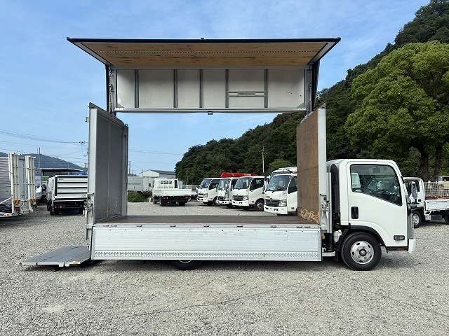 Isuzu Elf 12