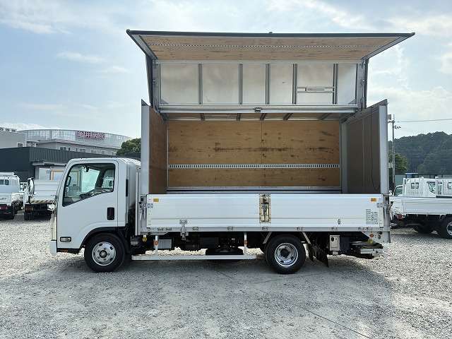 Isuzu Elf 4