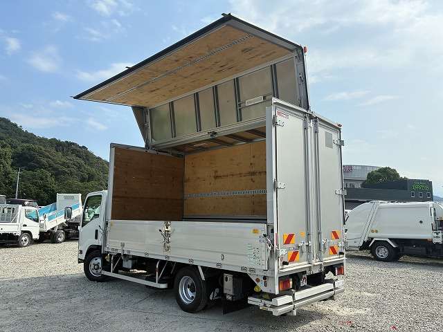 Isuzu Elf 6