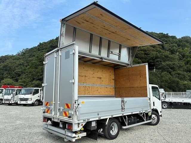 Isuzu Elf 8