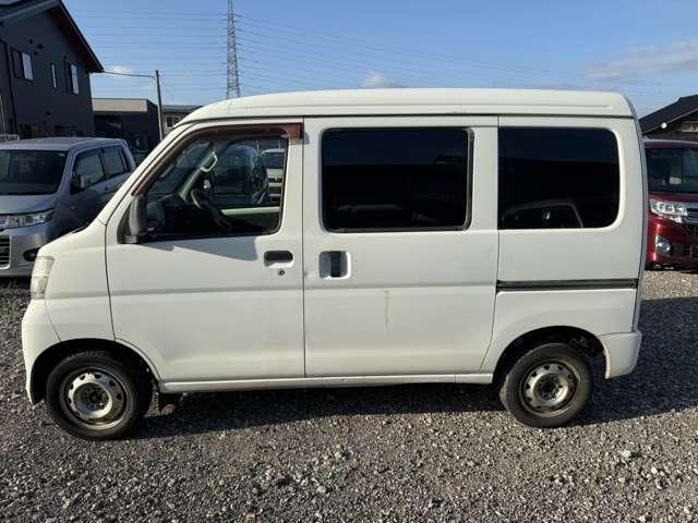 Daihatsu Hijet Cargo 11