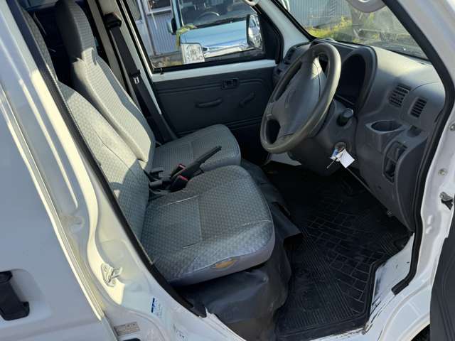 Daihatsu Hijet Cargo 7