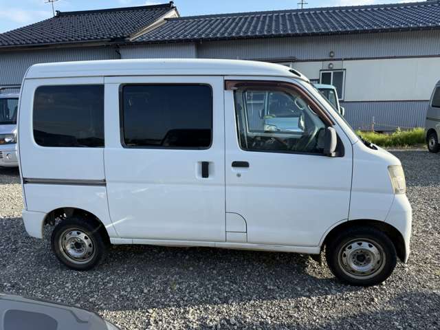 Daihatsu Hijet Cargo 10