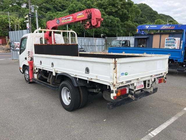 Hino Dutro 3
