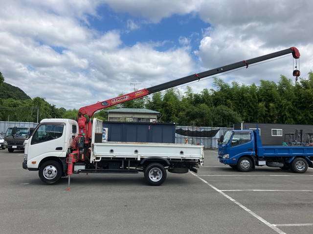 Hino Dutro 5