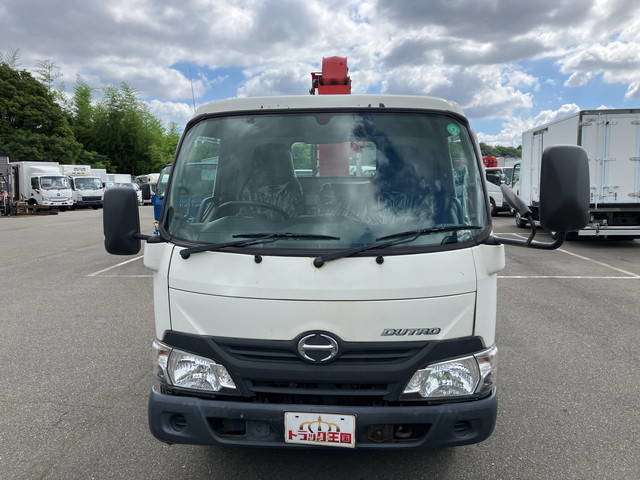 Hino Dutro 8