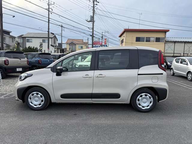 Toyota Sienta 11