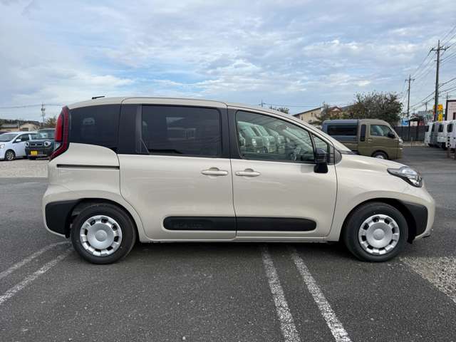 Toyota Sienta 6