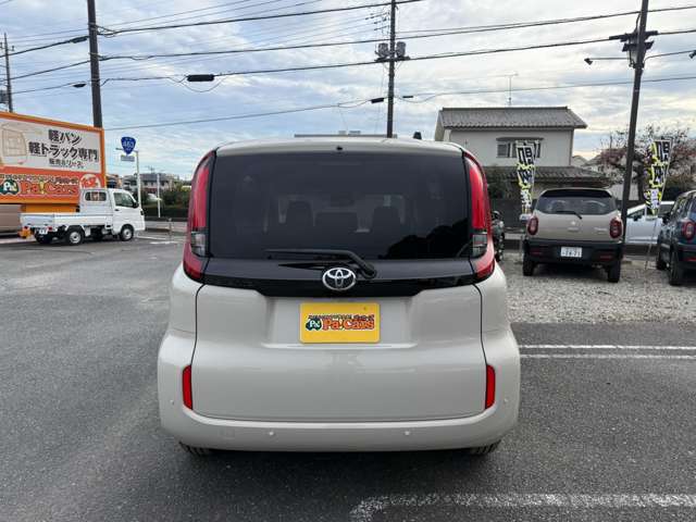Toyota Sienta 9