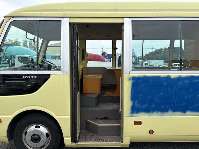Mitsubishi Fuso Rosa 5
