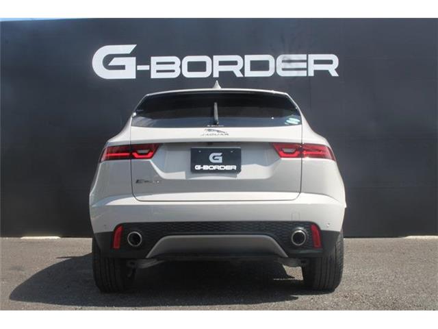 Jaguar E-Pace 11
