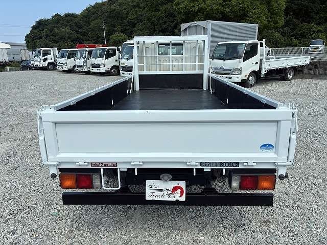 Mitsubishi Fuso Canter 7