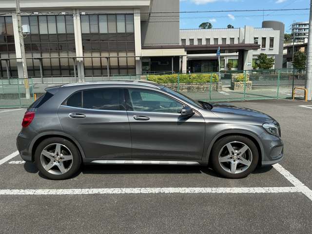 Mercedes-Benz GLA-Class 11