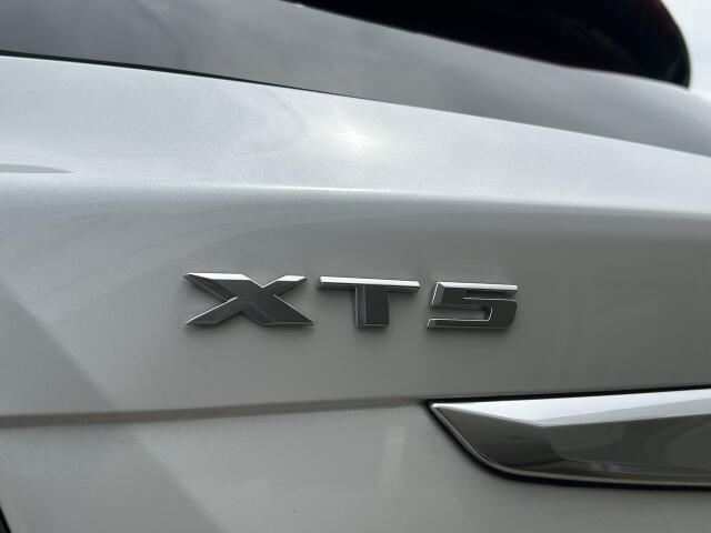 Cadillac XT5 11