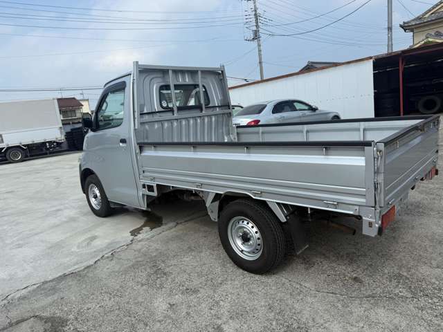 Toyota Light Ace Truck 4
