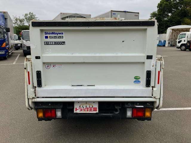 Isuzu Elf 7