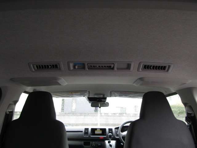 Toyota Hiace Van 9
