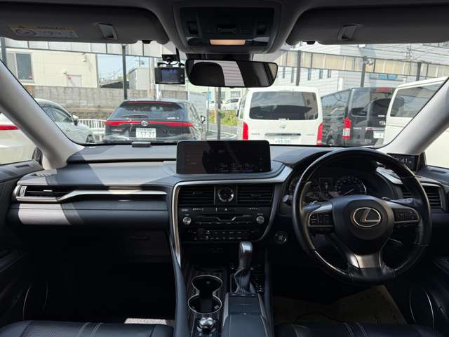Lexus RX 9