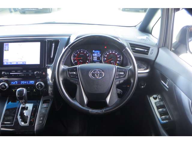 Toyota Alphard 8