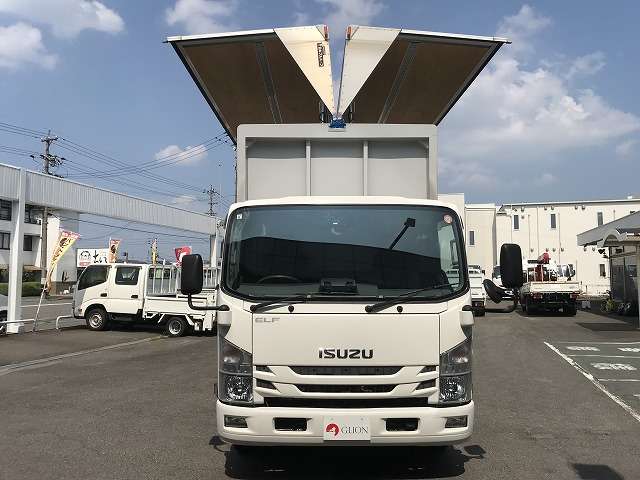 Isuzu Elf 2