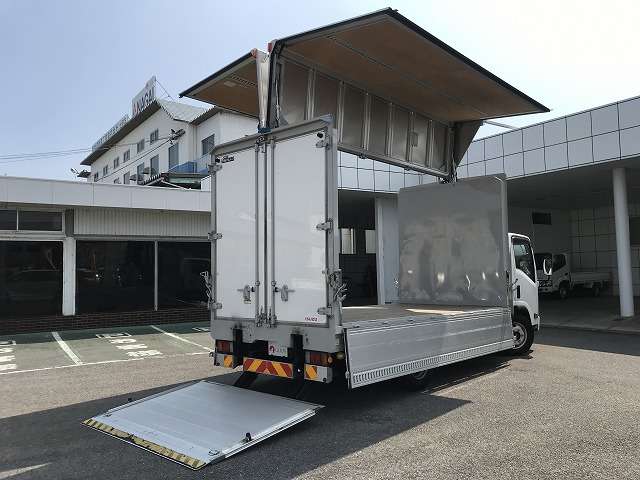 Isuzu Elf 6