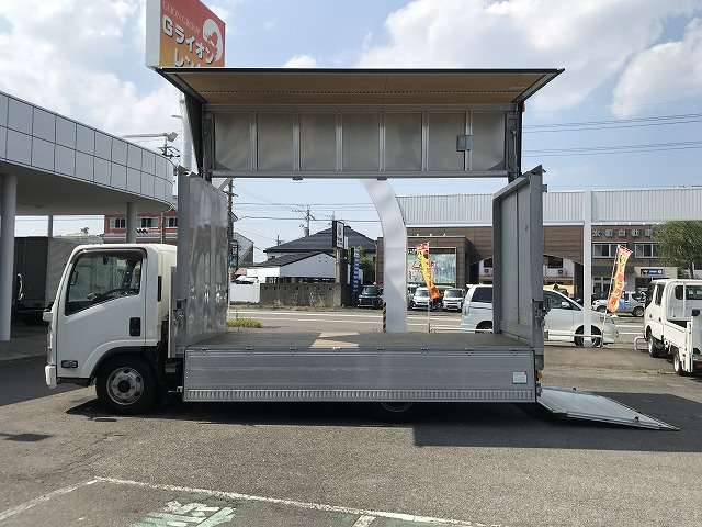 Isuzu Elf 7