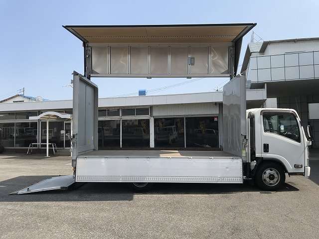 Isuzu Elf 8