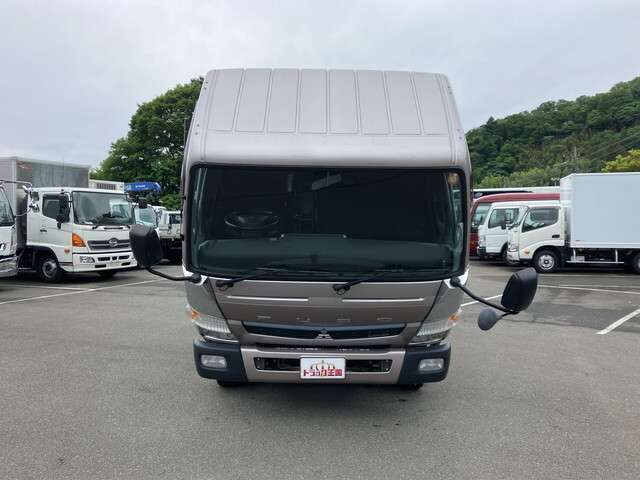 Mitsubishi Fuso Canter 7