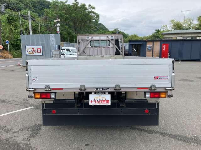 Mitsubishi Fuso Canter 8