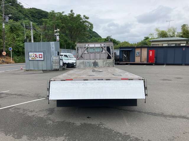 Mitsubishi Fuso Canter 9