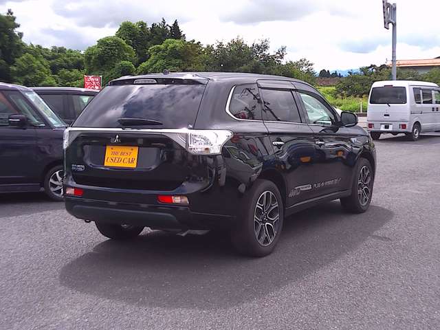 Mitsubishi Outlander PHEV 9