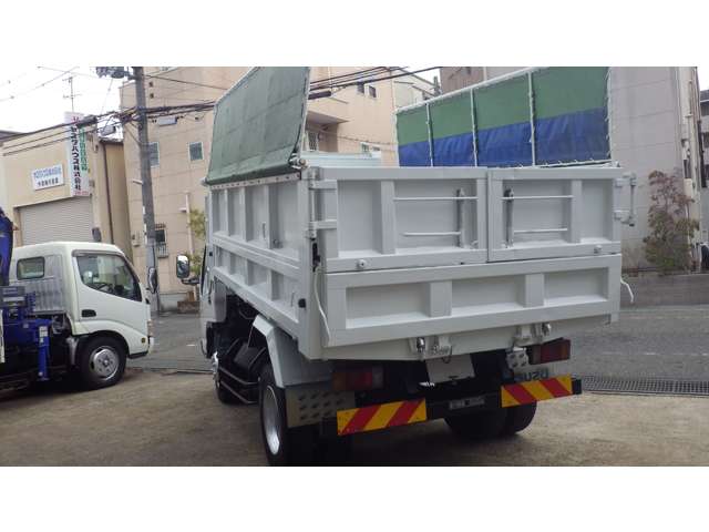 Isuzu Elf 2