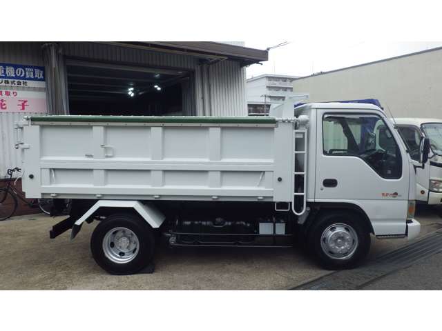 Isuzu Elf 4