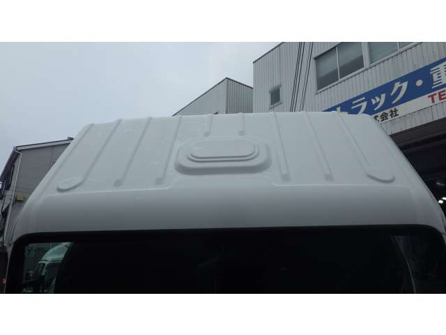 Isuzu Elf 10